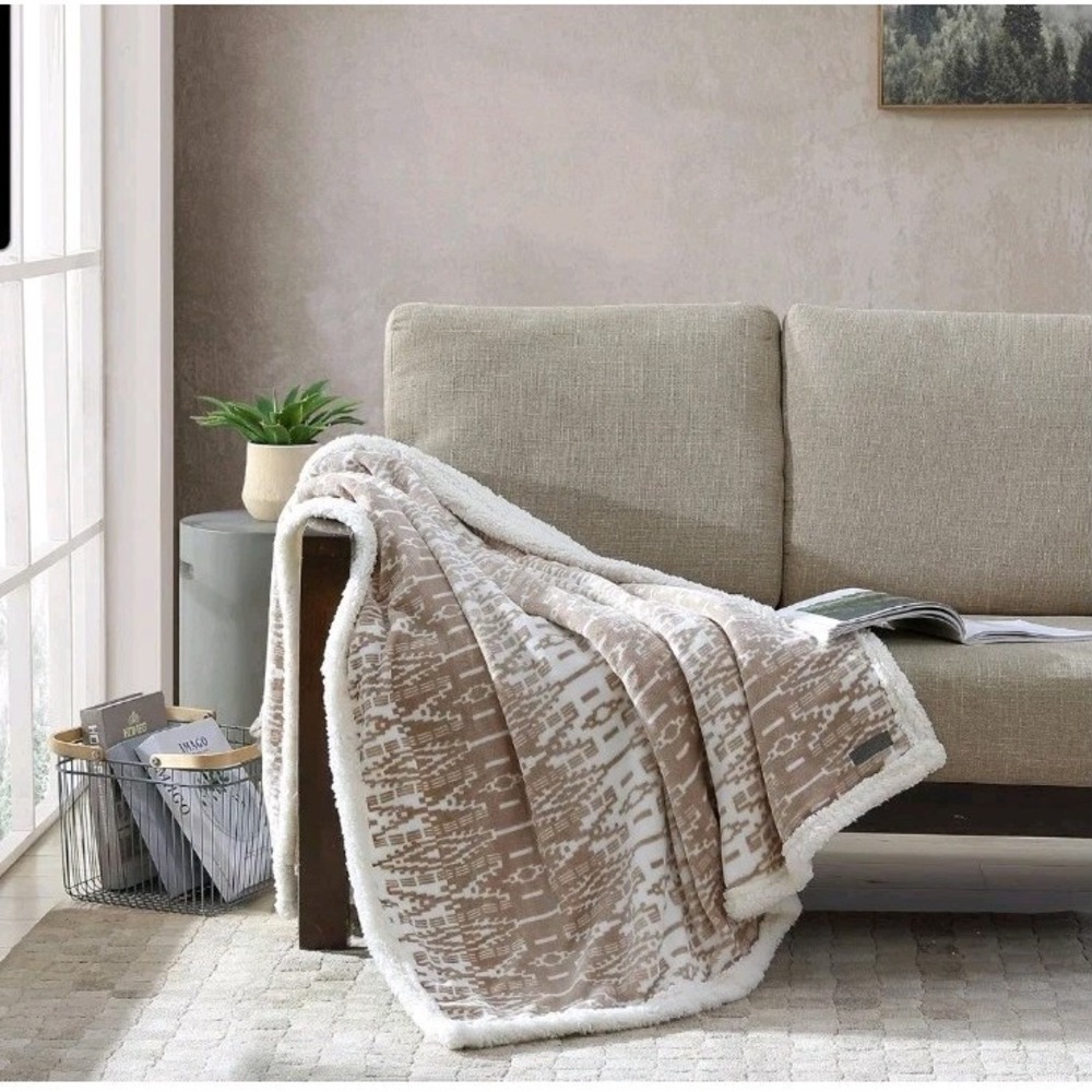 Eddie Bauer‎ Throw Blanket Sherpa Fleece Cozy San Juan Oyster Beige 50"x 60"